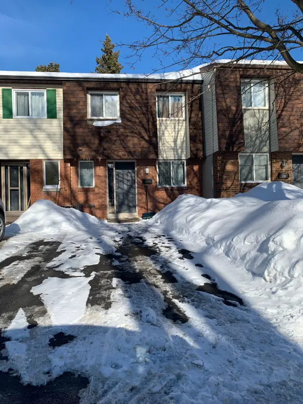 2991 Olympic WAY, Blossom Park - Airport And Area, ON K1T 1Y3