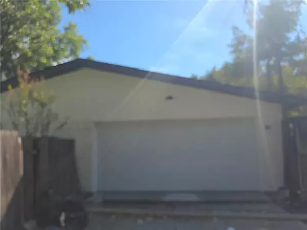 Grand Prairie, TX 75052,838 Pinehill Lane