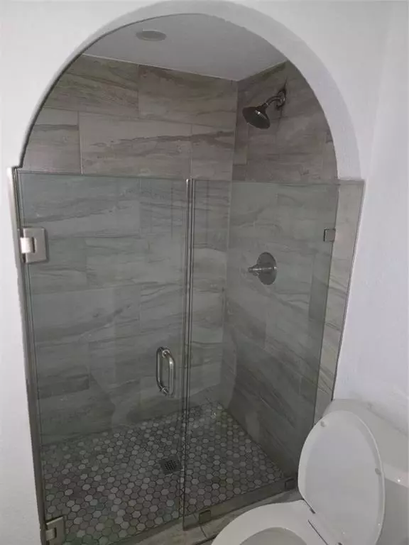 Grand Prairie, TX 75052,838 Pinehill Lane