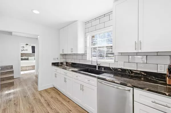 Fort Worth, TX 76116,1813 Ems Road W