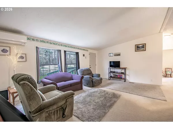 Creswell, OR 97426,700 N MILL ST #1