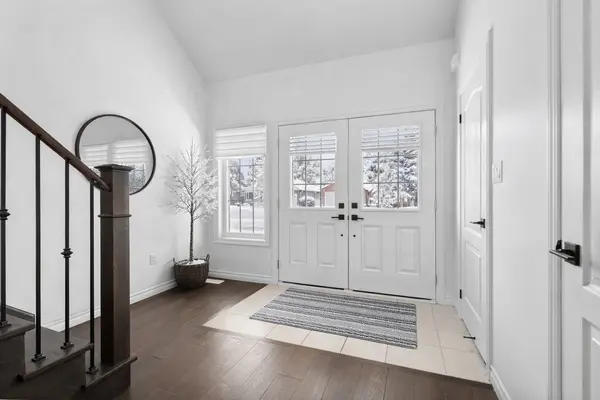 117 Merivale CT, Oshawa, ON L1H 8S4