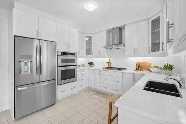 117 Merivale CT, Oshawa, ON L1H 8S4