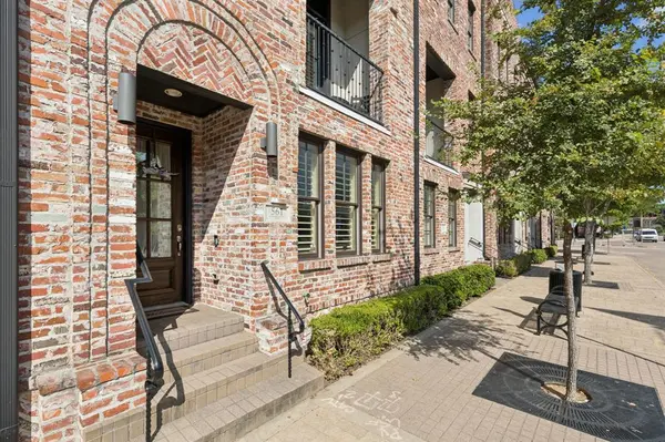 561 S Cesar Chavez Boulevard, Dallas, TX 75201