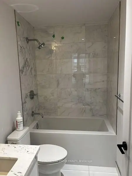 505 Glencairn AVE #209, Toronto C04, ON M6B 0B2