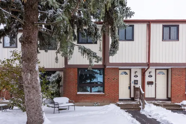 55E Foxfield DR, Barrhaven, ON K2J 1L7