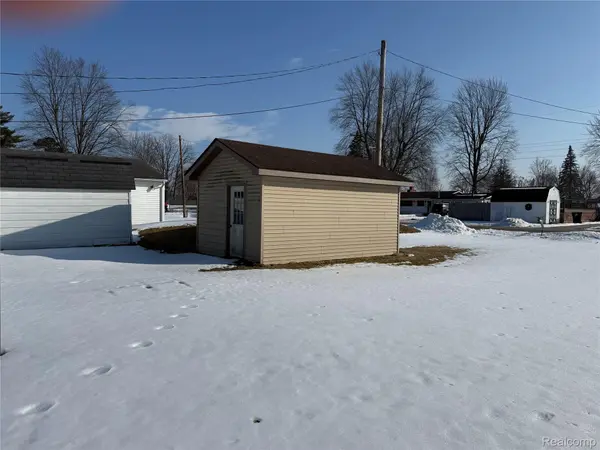 336 Twin Lake RD, Tobacco Township, MI 48612