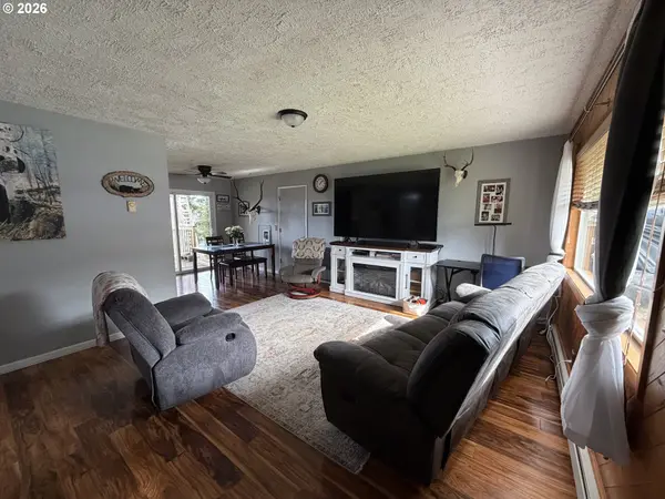 North Bend, OR 97459,3854 VISTA DR