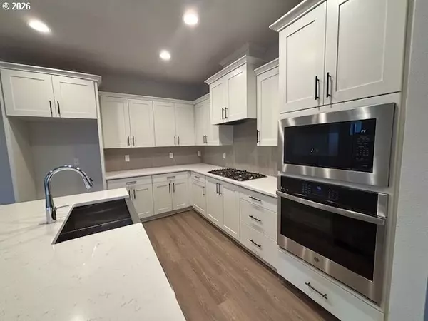 Lafayette, OR 97127,1585 N Young ST