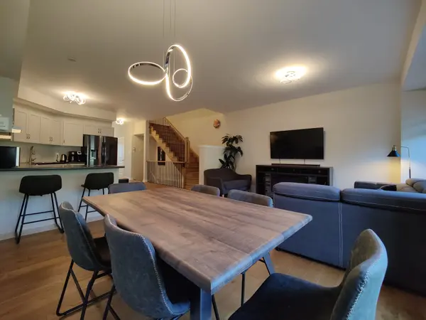 Blue Mountains, ON N0H 1J0,112 Delphi CT