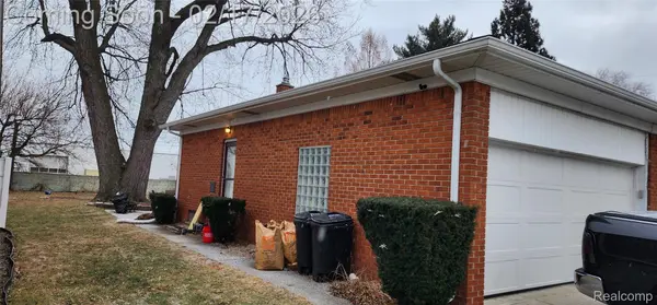 21792 Elmwood AVE, Eastpointe, MI 48021