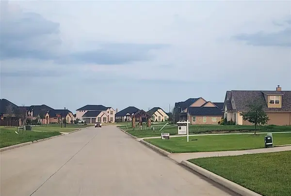 124 Chisolm Trail, Pottsboro, TX 75076