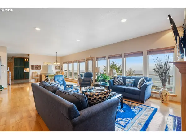 Rockaway Beach, OR 97136,409 CREST TER