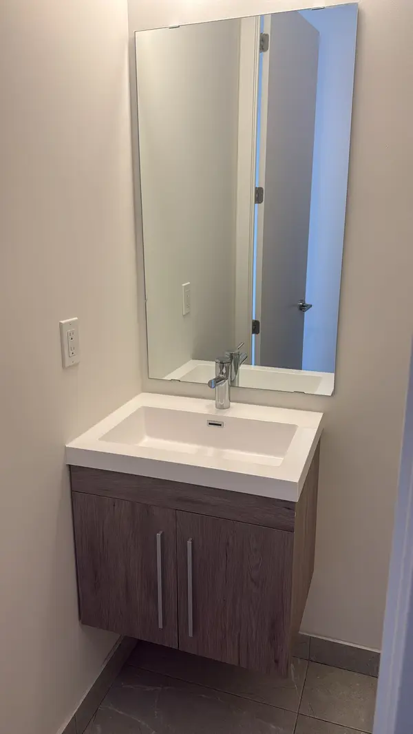 10 David Eyer RD #TH 1236, Richmond Hill, ON L4S 0N1