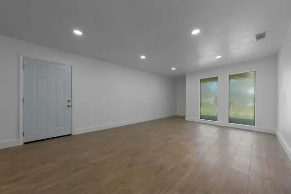 1007 W Sanford Street #D, Arlington, TX 76012