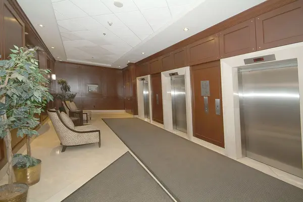 200 Rideau ST #702, Lower Town - Sandy Hill, ON K1N 5Y1