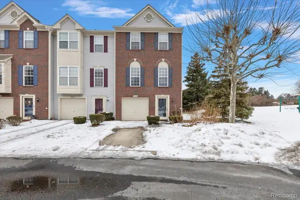 36420 Dominion CIR, Sterling Heights, MI 48310