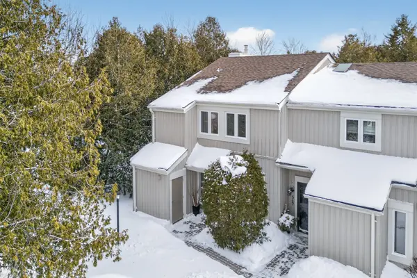 Collingwood, ON L9Y 5B4,548 Oxbow CRES