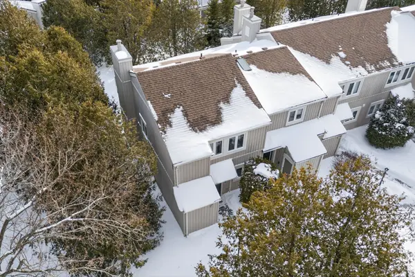 Collingwood, ON L9Y 5B4,548 Oxbow CRES