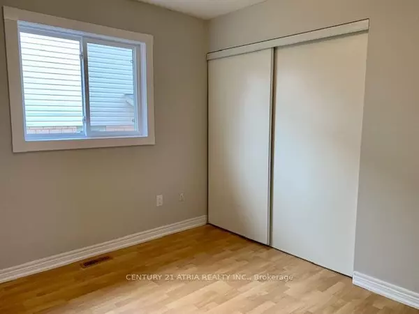 Barrie, ON L4N 8L3,29 Gore DR #Upper