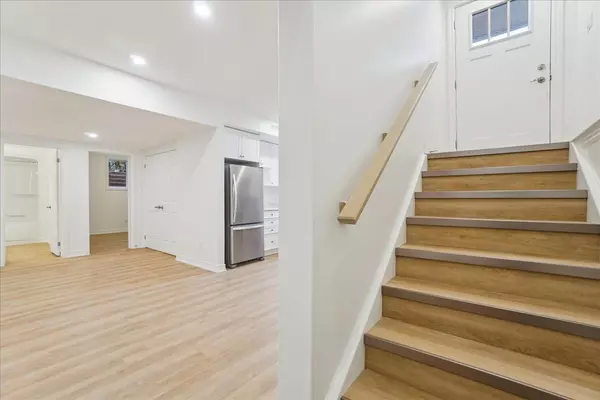 Collingwood, ON L9Y 5M7,65b Shipley AVE #Lower