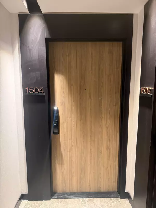 Mississauga, ON L5A 4C6,1 Fairview RD E #1504