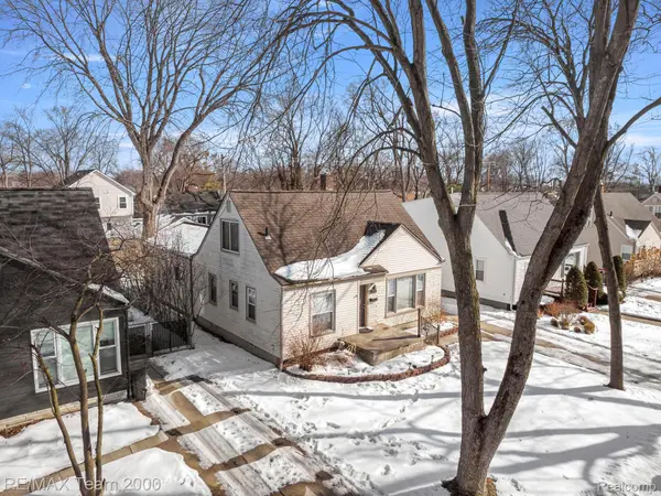 2076 Thomas AVE, Berkley, MI 48072