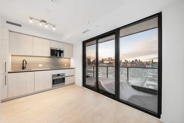 Toronto C08, ON M5A 0Z5,35 Parliament ST #2610