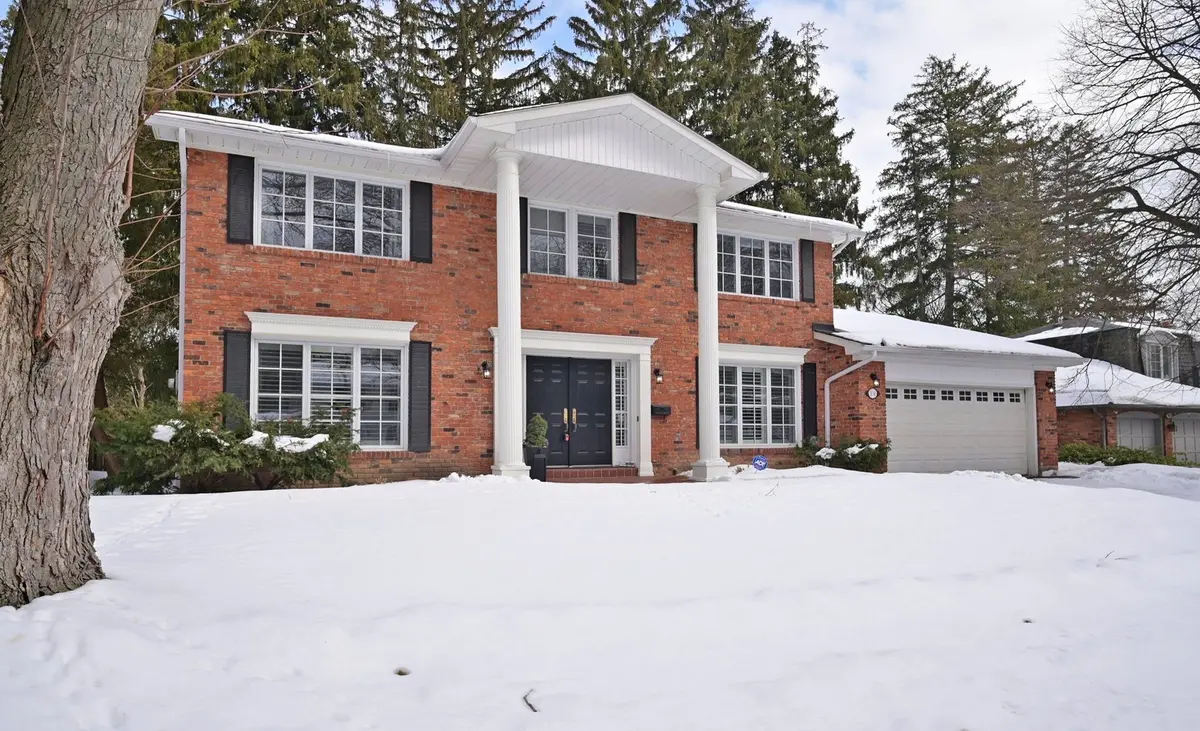131 Castle CRES, Oakville, ON L6J 5H4