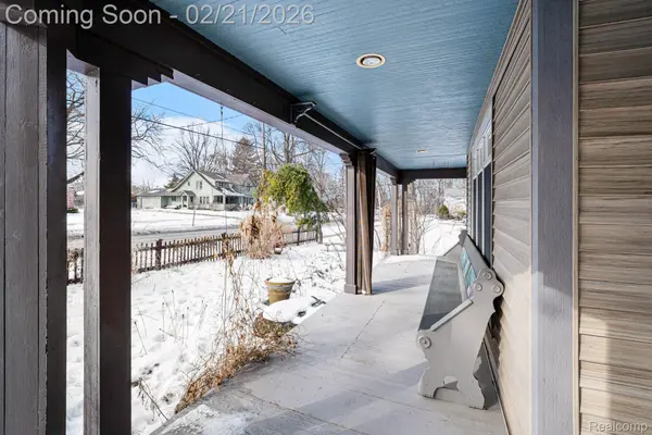 825 S Leroy ST, Fenton, MI 48430