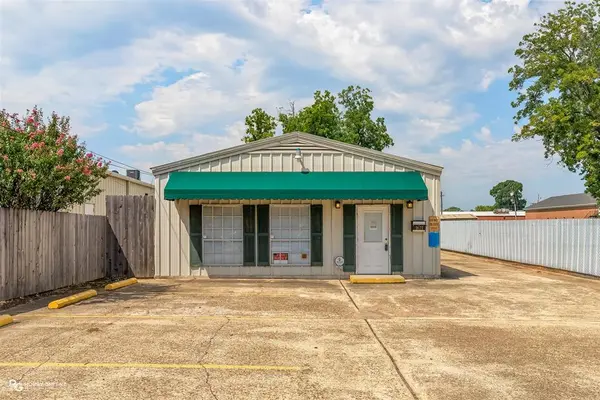 1623 Benton Road, Bossier City, LA 71111