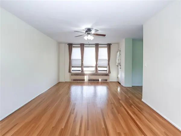 100 Colfax AVE #3J, Staten  Island, NY 10306