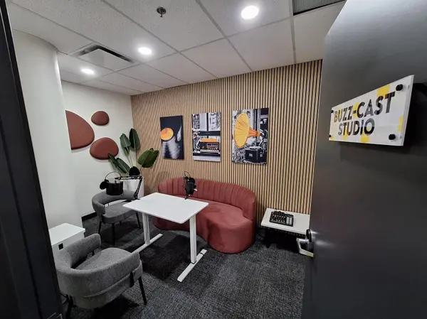 Toronto E11, ON M1B 3V4,305 Milner AVE #700-4