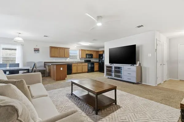 2011 Pine Knot Drive, Heartland, TX 75126