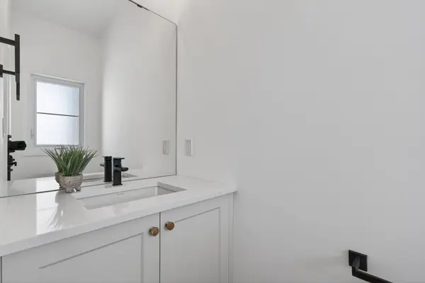 9 Twynstra ST, North Middlesex, ON N0M 1A0