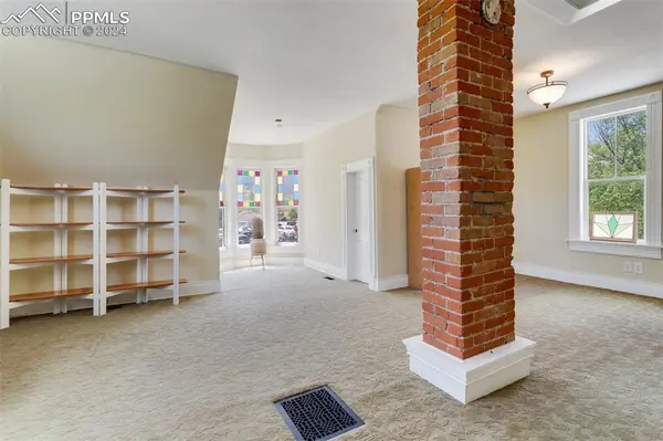 1804 W Colorado AVE, Colorado Springs, CO 80904