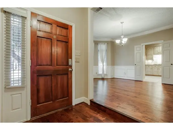 2710 Devonshire Drive, Carrollton, TX 75007