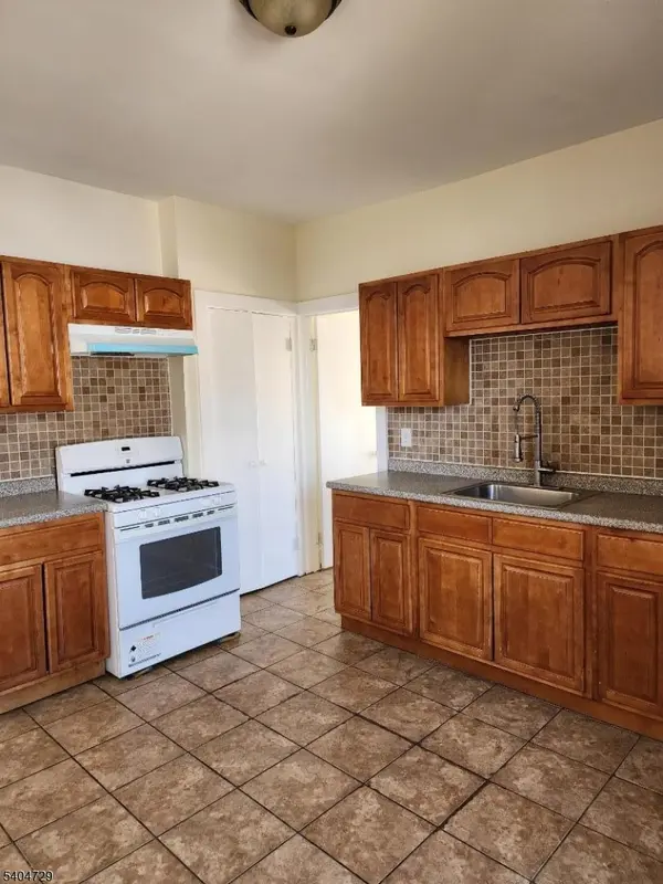 239 Magnolia Ave, Elizabeth City, NJ 07206