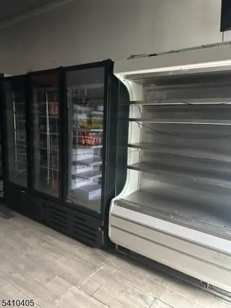 305 Summit Ave, Jersey City, NJ 07306