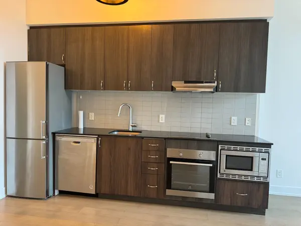 Toronto C15, ON M2K 1G7,7 Kenaston GDNS #G13