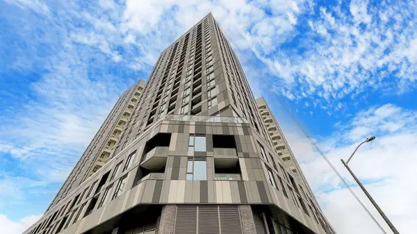 10 Abeja ST #2414, Vaughan, ON L4K 0R5