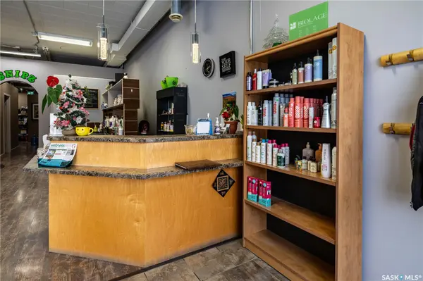 1601 29th STREET W, Saskatoon, SK S7L 0N6