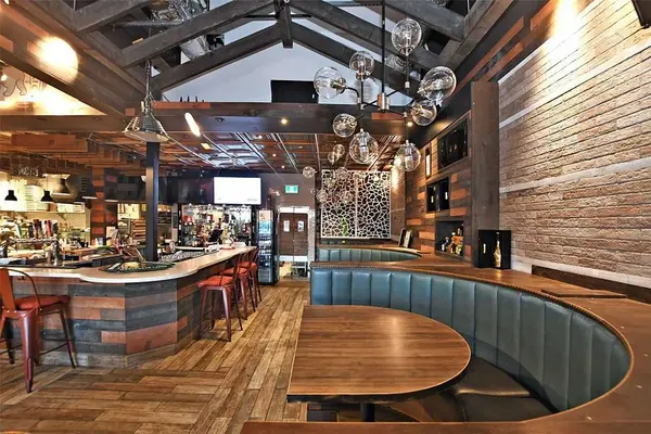 Markham, ON L3T 0C7,7181 Yonge ST #9 &106