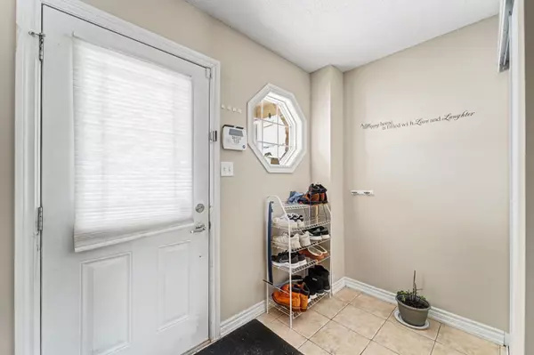 Barrie, ON L4N 9P8,25 Southwoods CRES #25