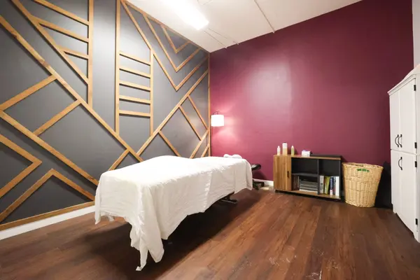 1376 Bank ST #B400, Billings Bridge - Riverside Park And Area, ON K1H 7Y3