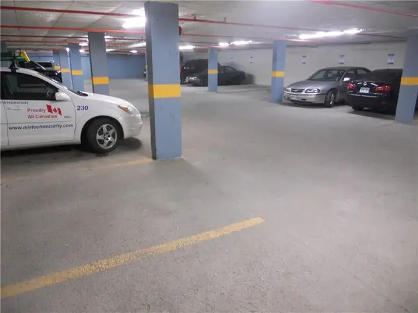 1376 Bank ST #B400, Billings Bridge - Riverside Park And Area, ON K1H 7Y3