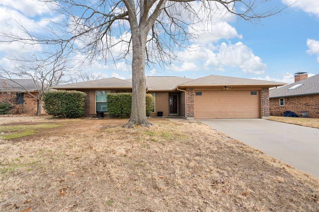 1102 Lena Street, Cleburne, TX 76033