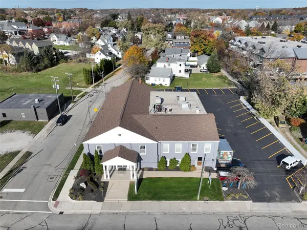 496 W Ann Arbor TRL #201, Plymouth, MI 48170