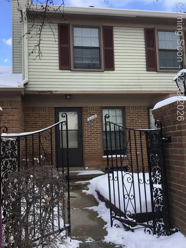 31208 Country WAY, Farmington Hills, MI 48331