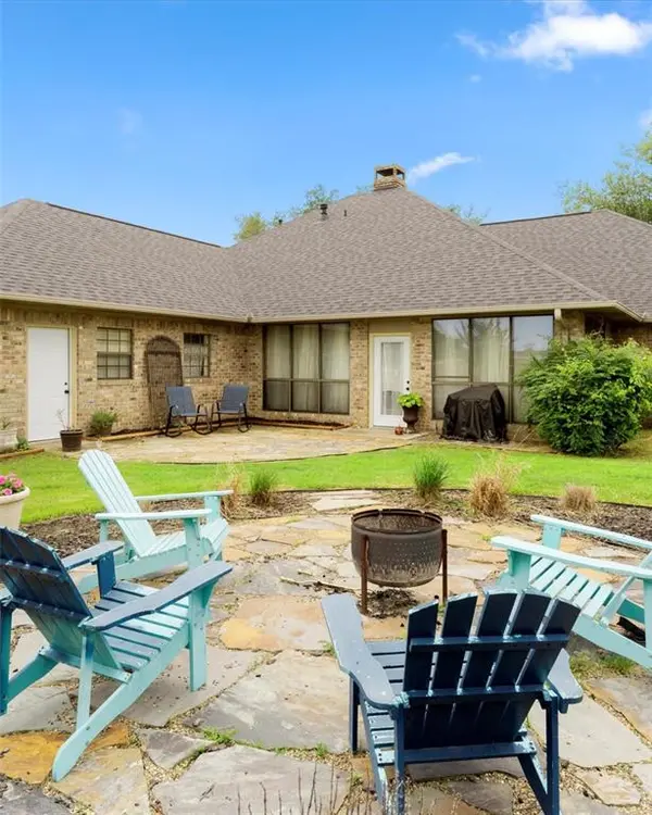 3006 Master Drive, Mount Pleasant, TX 75455